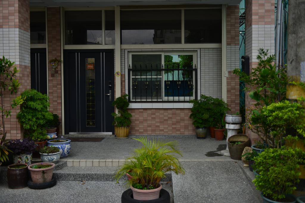 Ae 快樂 腳 旅宿 Bed & Breakfast Hualien City Exterior photo