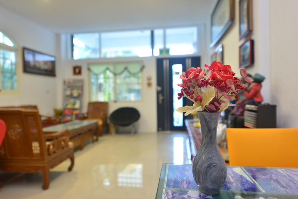 Ae 快樂 腳 旅宿 Bed & Breakfast Hualien City Exterior photo