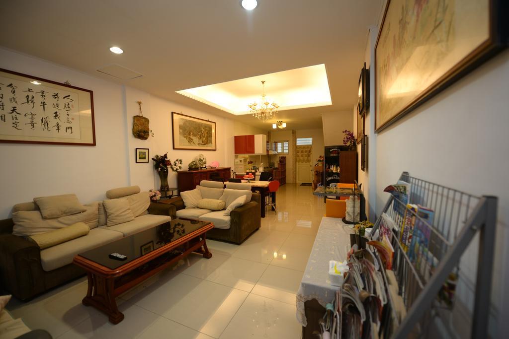 Ae 快樂 腳 旅宿 Bed & Breakfast Hualien City Exterior photo